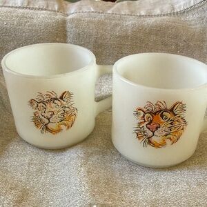 VTG 1960’s Fire King Esso Exxon Tiger Milk glass White Ovenware set of 2 mugs